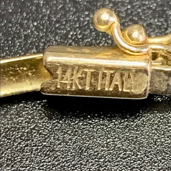 14 karat omega with 1/2 carat diamond pendant with 2 small diamonds - Picture 2 of 2